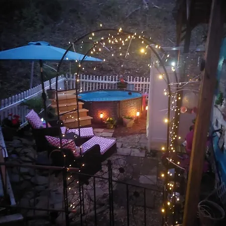Villa Glamper In The Holler